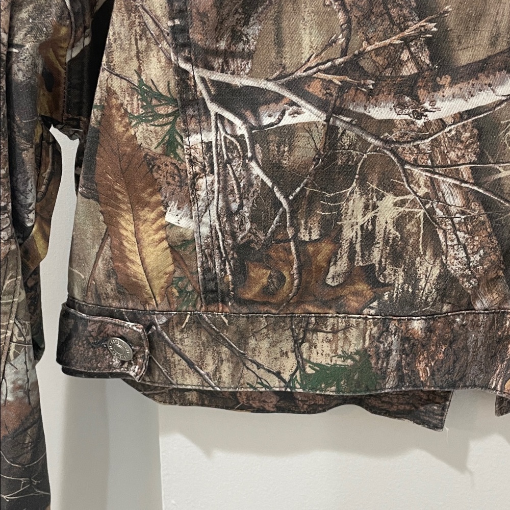 Women's Camo Utility Jacket - Picture 8 of 8